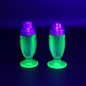 Vintage Hazel Atlas Uranium Glass Footed Salt & Pepper Shakers | Paperclip
